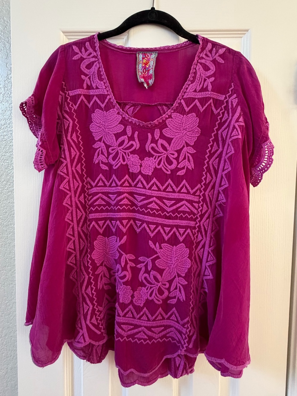 Johnny Was Magenta Embroidered Peasant Blouse size small